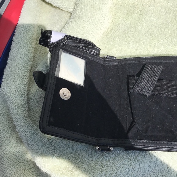 Le Tique  wristlet black and silver hardware defect see picture - Picture 7 of 10